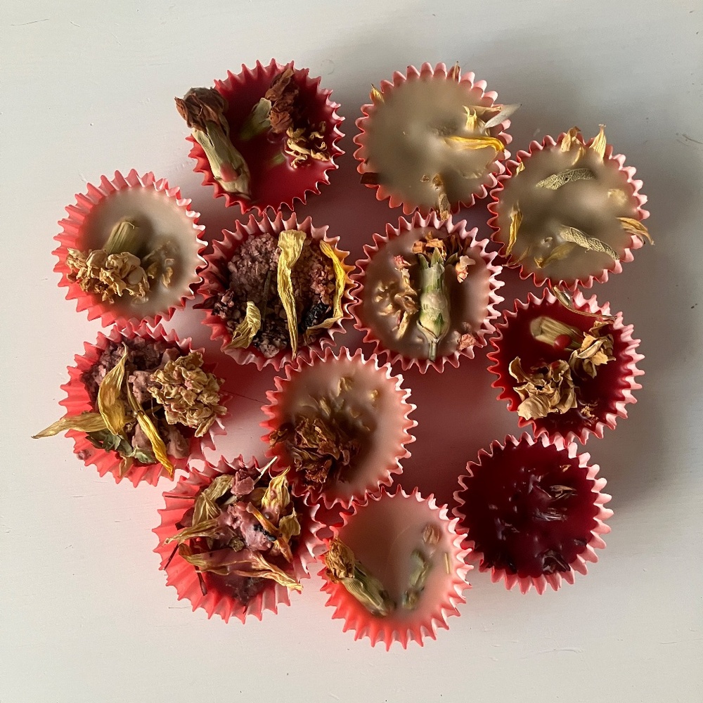 Lot of 12 natural firestarters - made of herbs, wax, paper